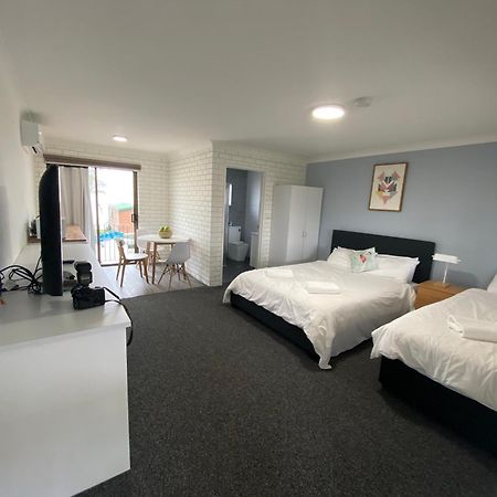 Lakeside Inn Wollongong Primbee Εξωτερικό φωτογραφία