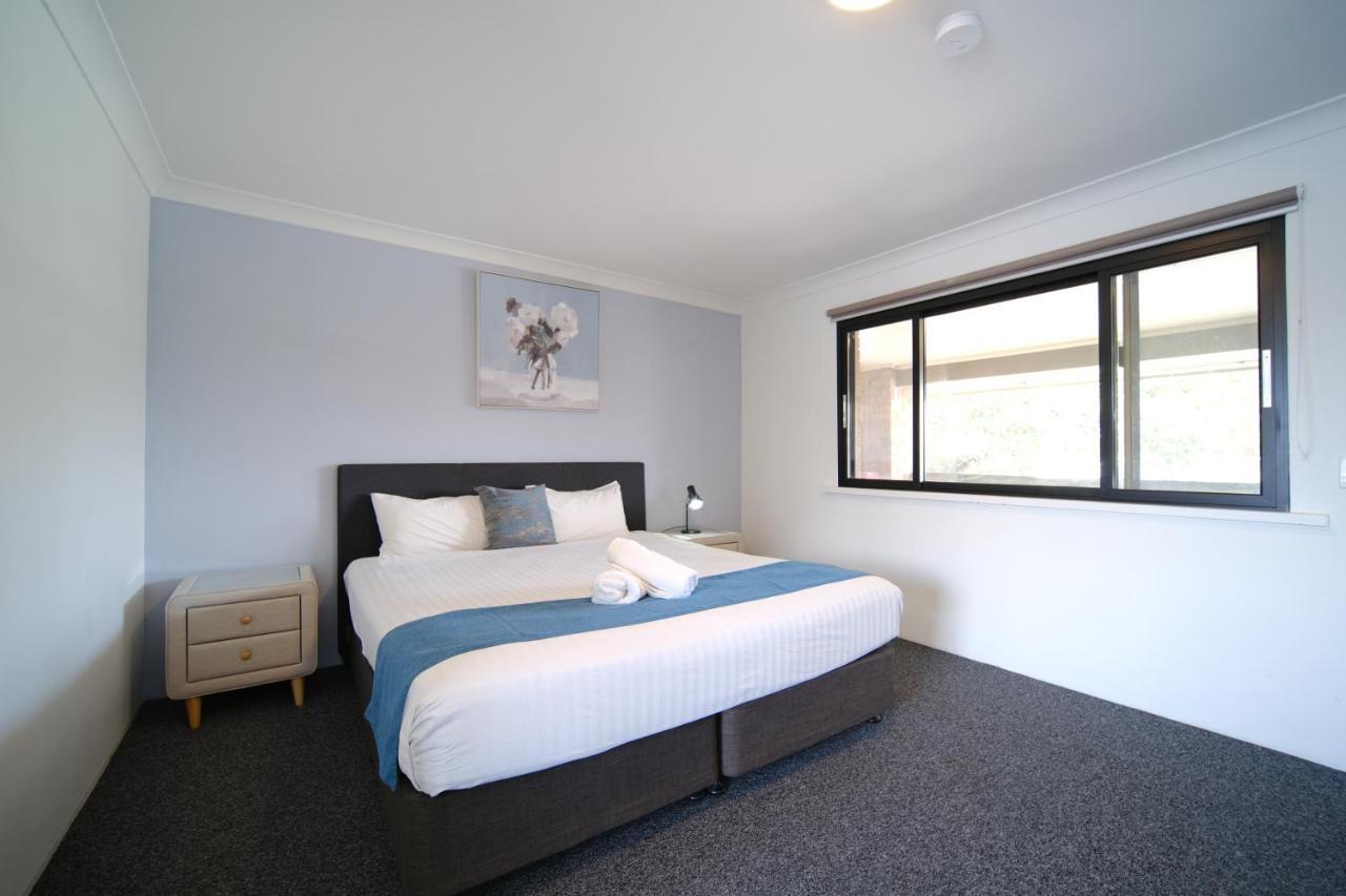 Lakeside Inn Wollongong Primbee Εξωτερικό φωτογραφία