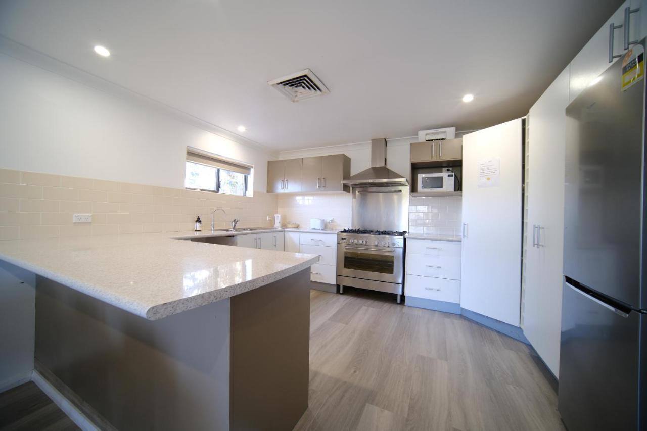 Lakeside Inn Wollongong Primbee Εξωτερικό φωτογραφία