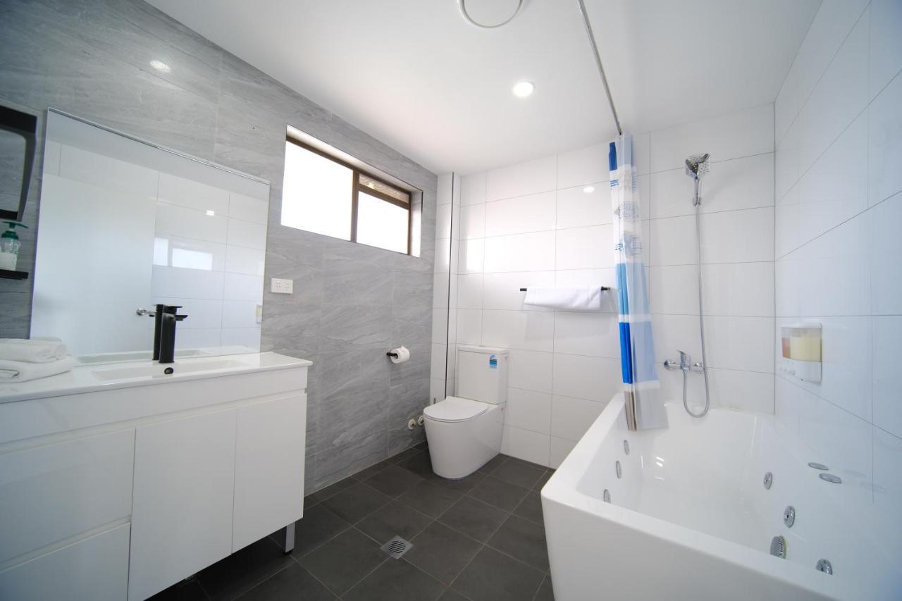 Lakeside Inn Wollongong Primbee Εξωτερικό φωτογραφία