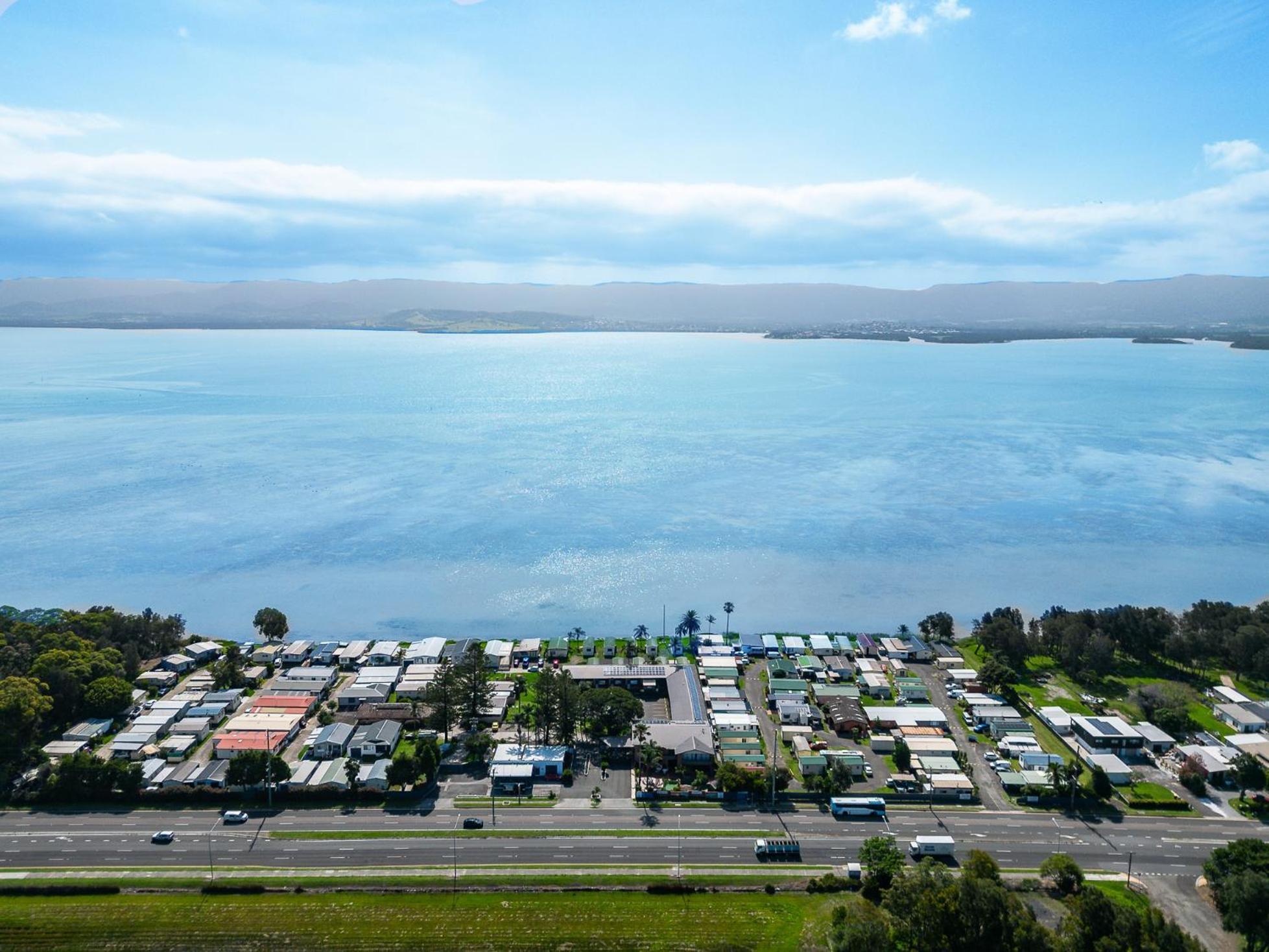 Lakeside Inn Wollongong Primbee Εξωτερικό φωτογραφία