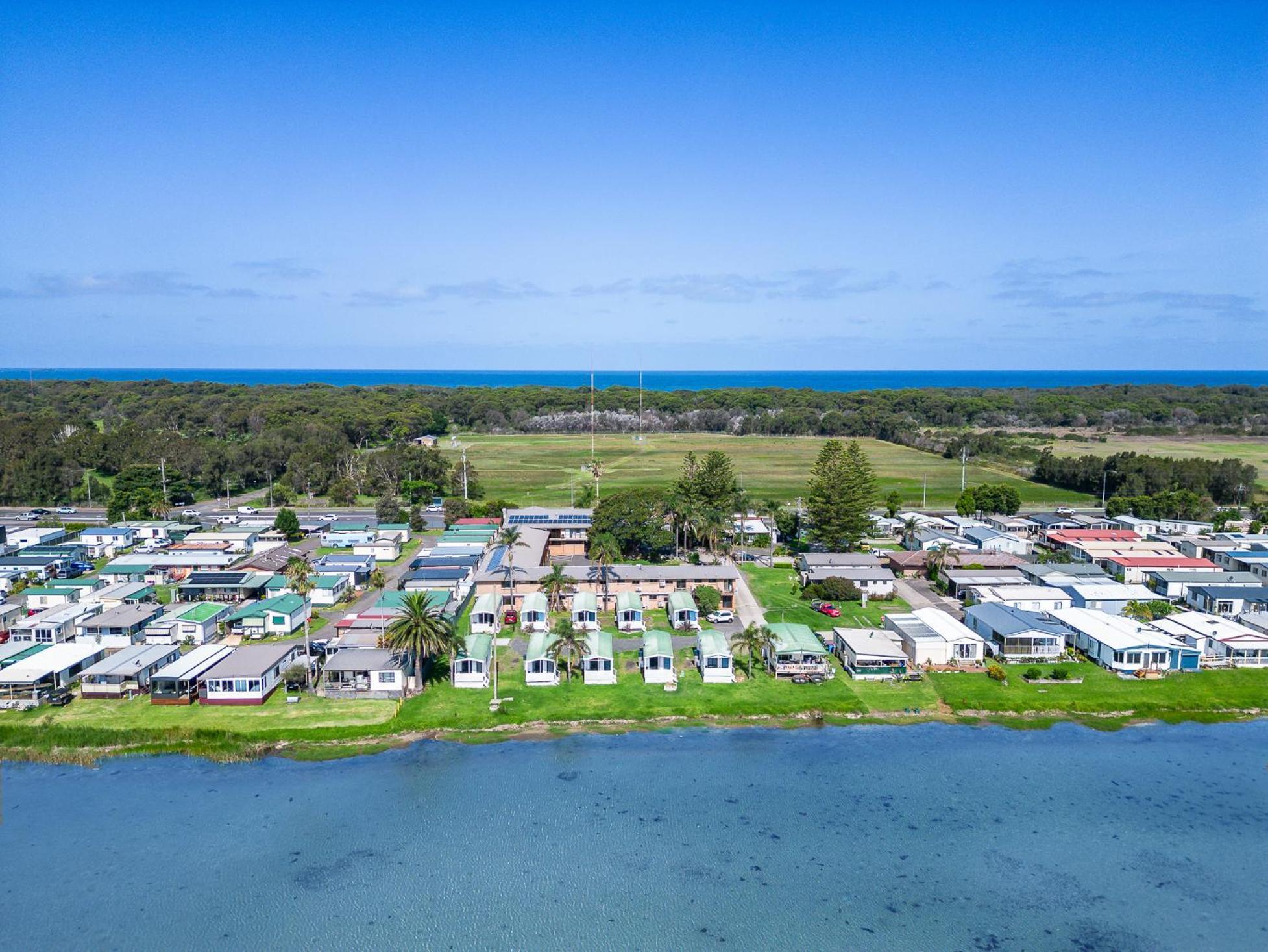 Lakeside Inn Wollongong Primbee Εξωτερικό φωτογραφία