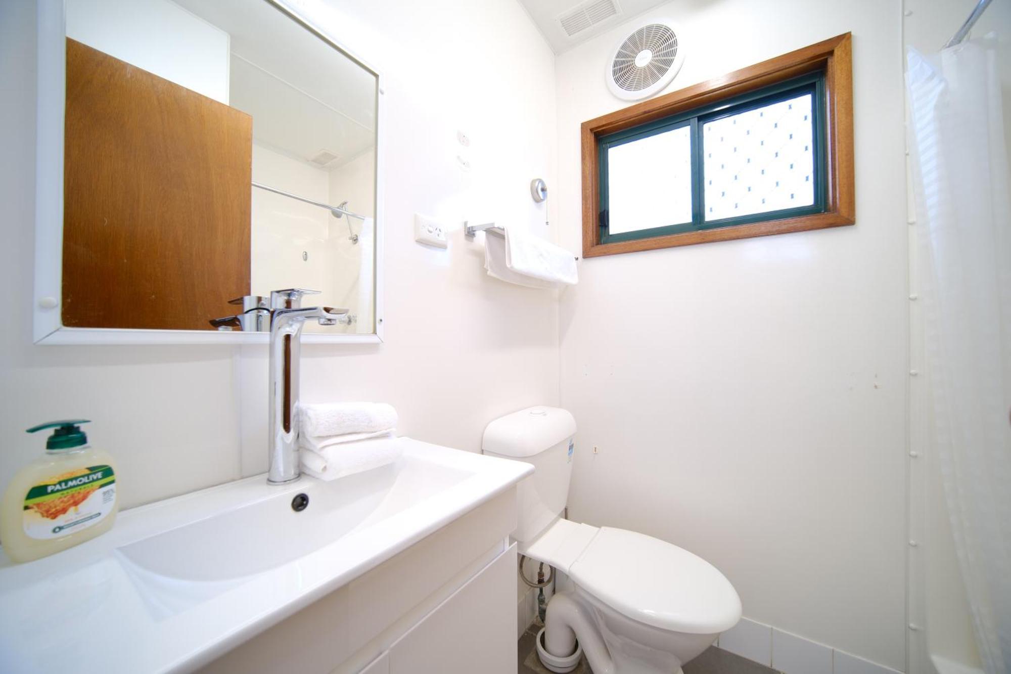 Lakeside Inn Wollongong Primbee Εξωτερικό φωτογραφία