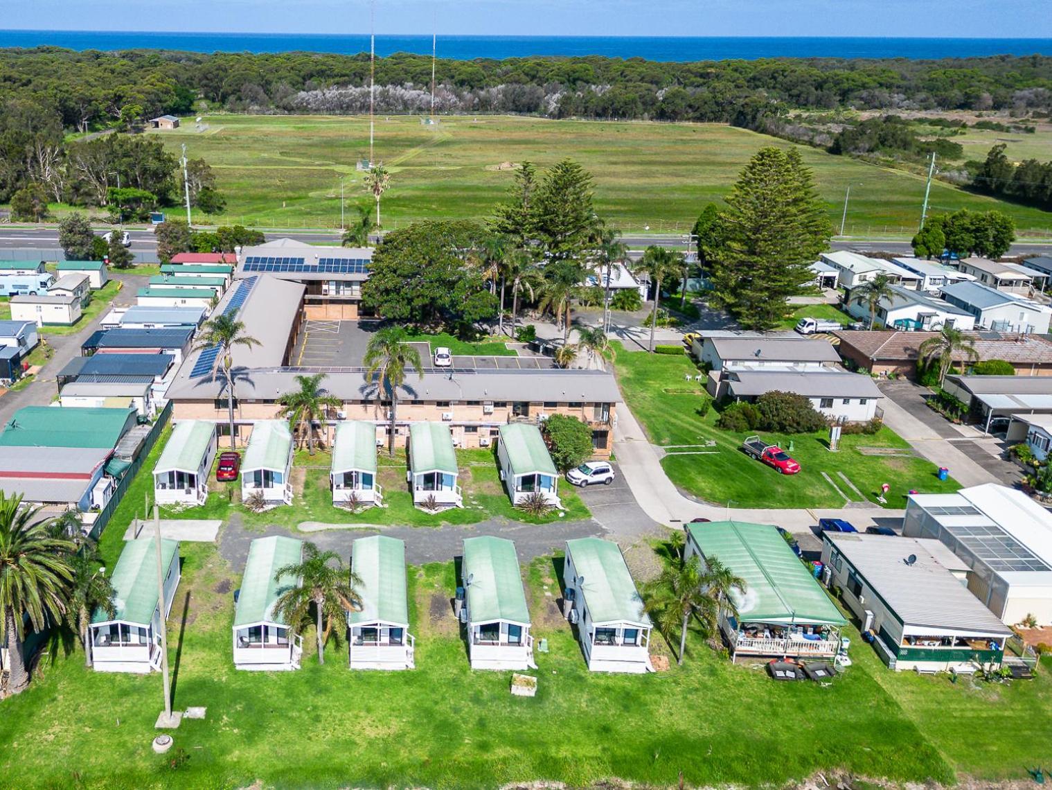 Lakeside Inn Wollongong Primbee Εξωτερικό φωτογραφία