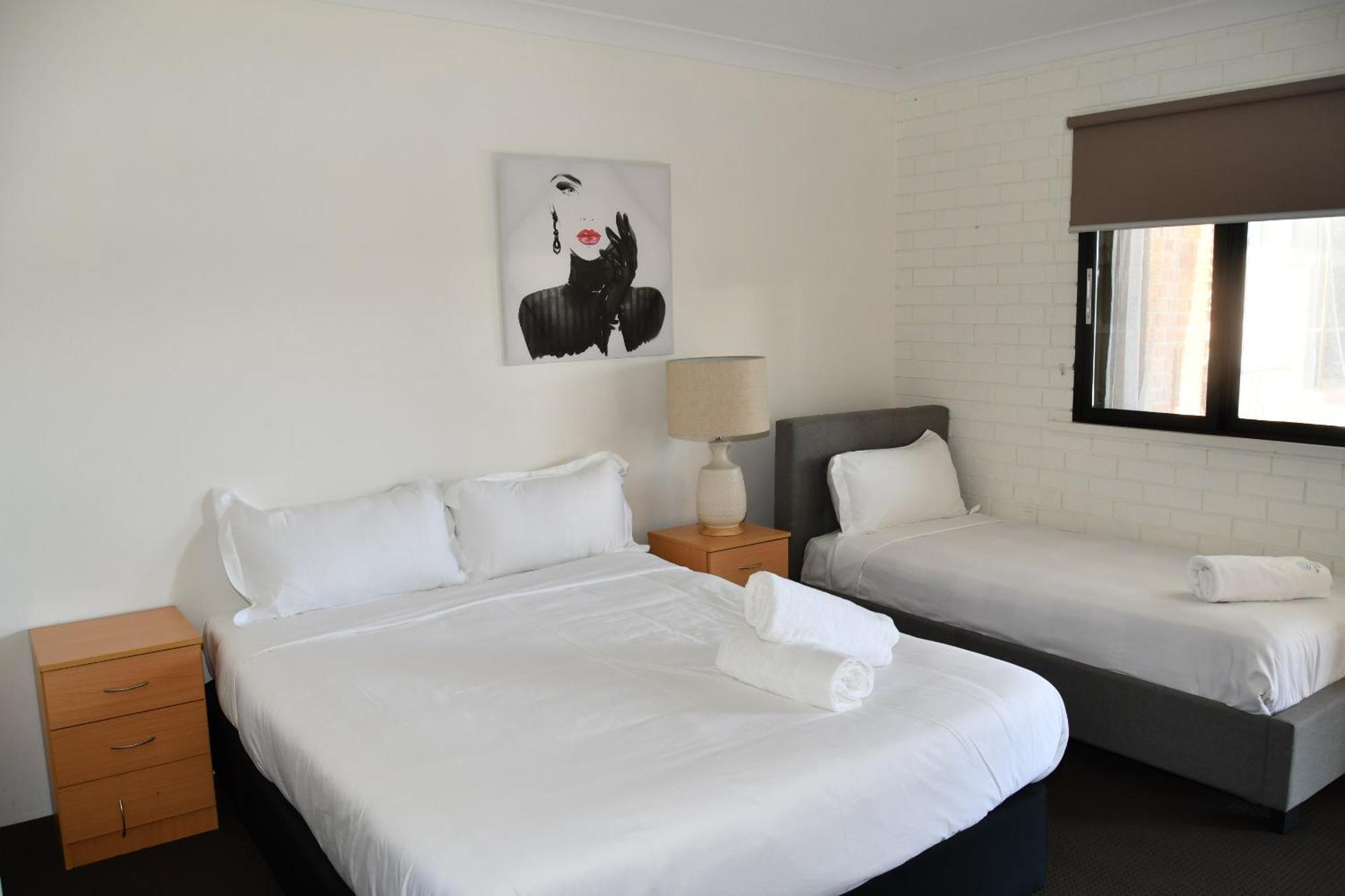 Lakeside Inn Wollongong Primbee Εξωτερικό φωτογραφία