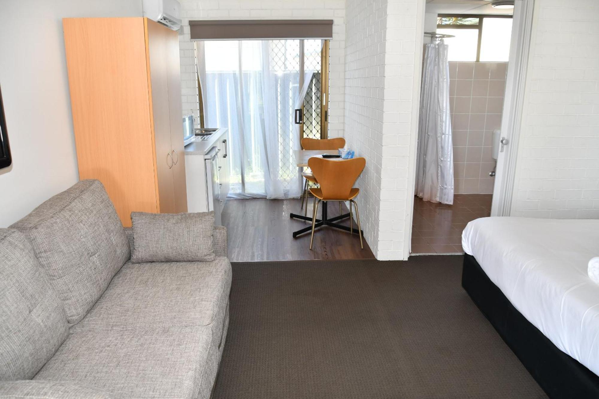 Lakeside Inn Wollongong Primbee Εξωτερικό φωτογραφία