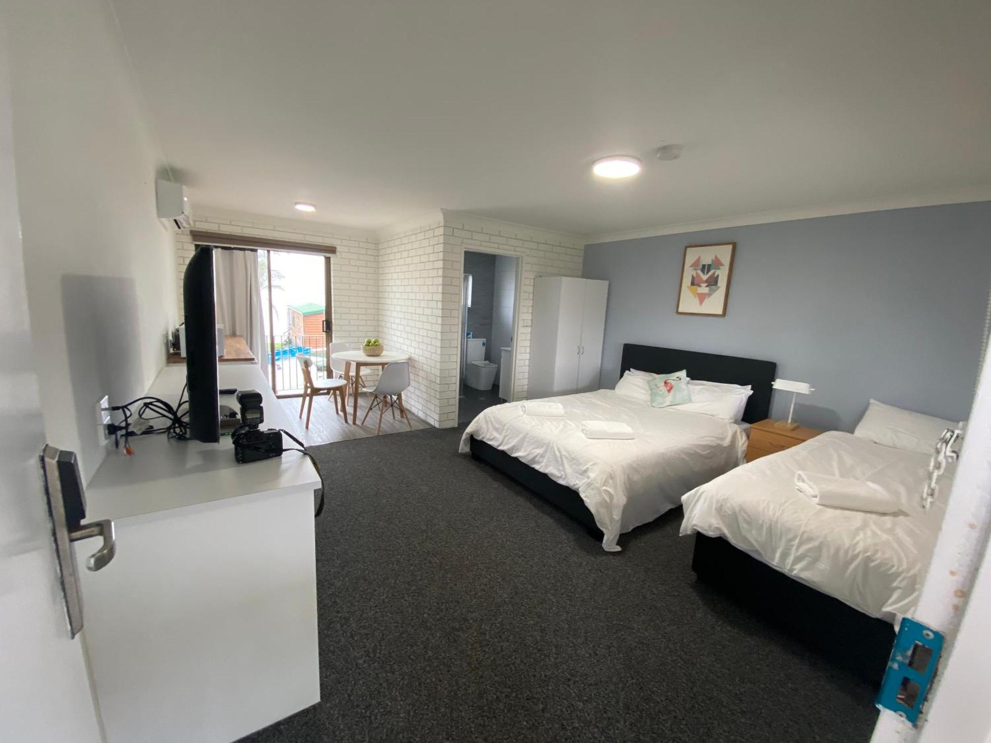 Lakeside Inn Wollongong Primbee Εξωτερικό φωτογραφία